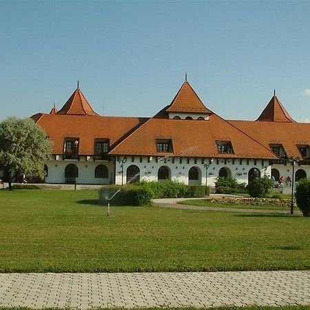 Hortobagy Club Hotel Exterior foto